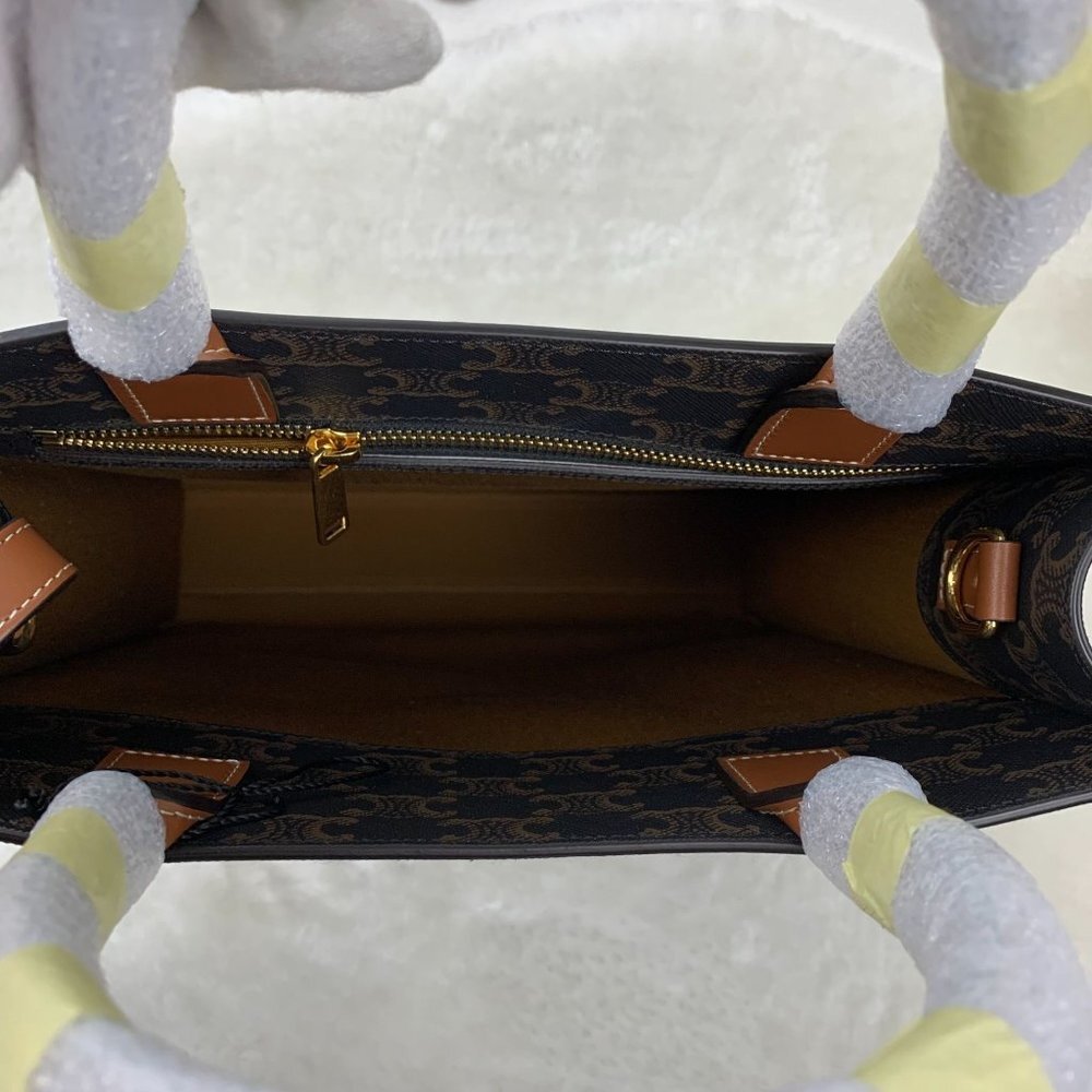 NWT Celine Vertical Cabas Triomphe Tan Shoulder Bag - Picture 11 of 13